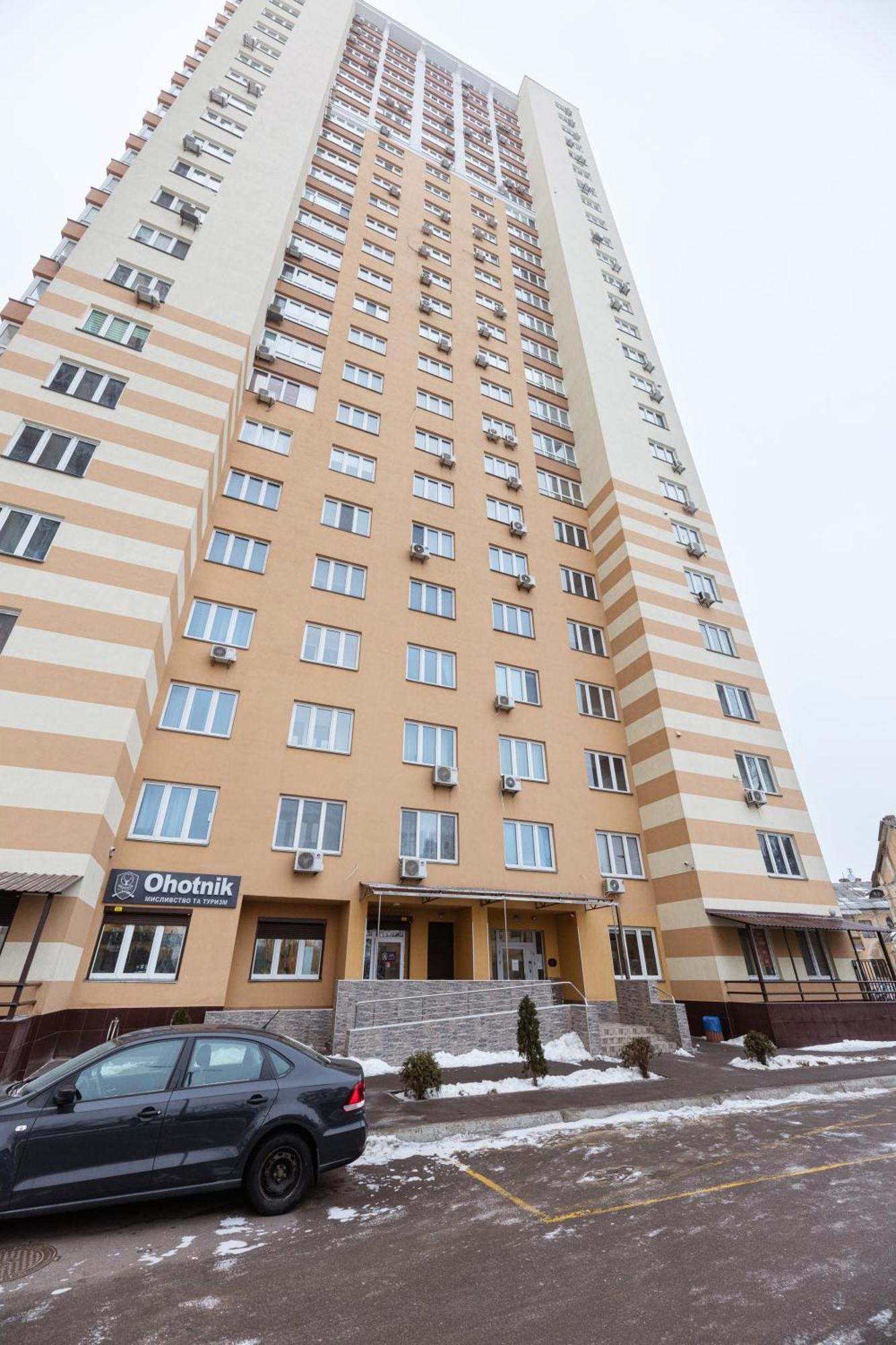 Квартири Люкс Метро Чернігівська Lägenhet Kiev Exteriör bild